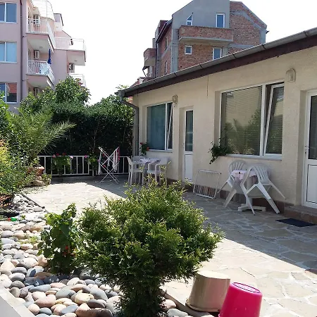 Dimovi 4* سوزوبول