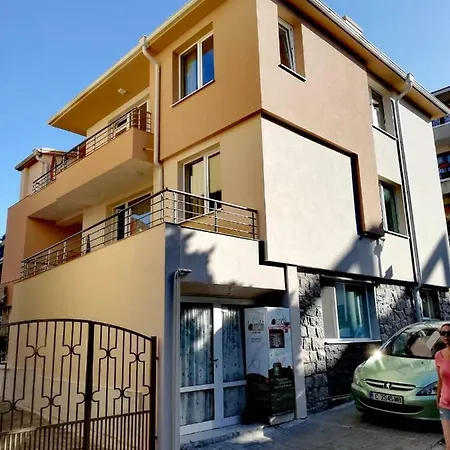 بيت ضيافة Dimovi سوزوبول