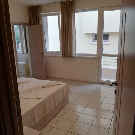 Dimovi 4* سوزوبول